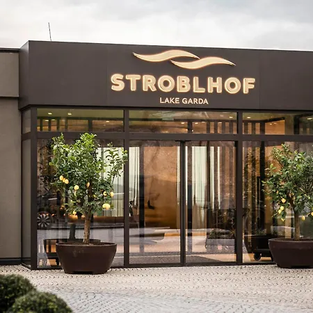 Stroblhof Garda Active Family 호텔 가르냐노