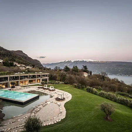 Stroblhof Garda Active Family מלון 5*